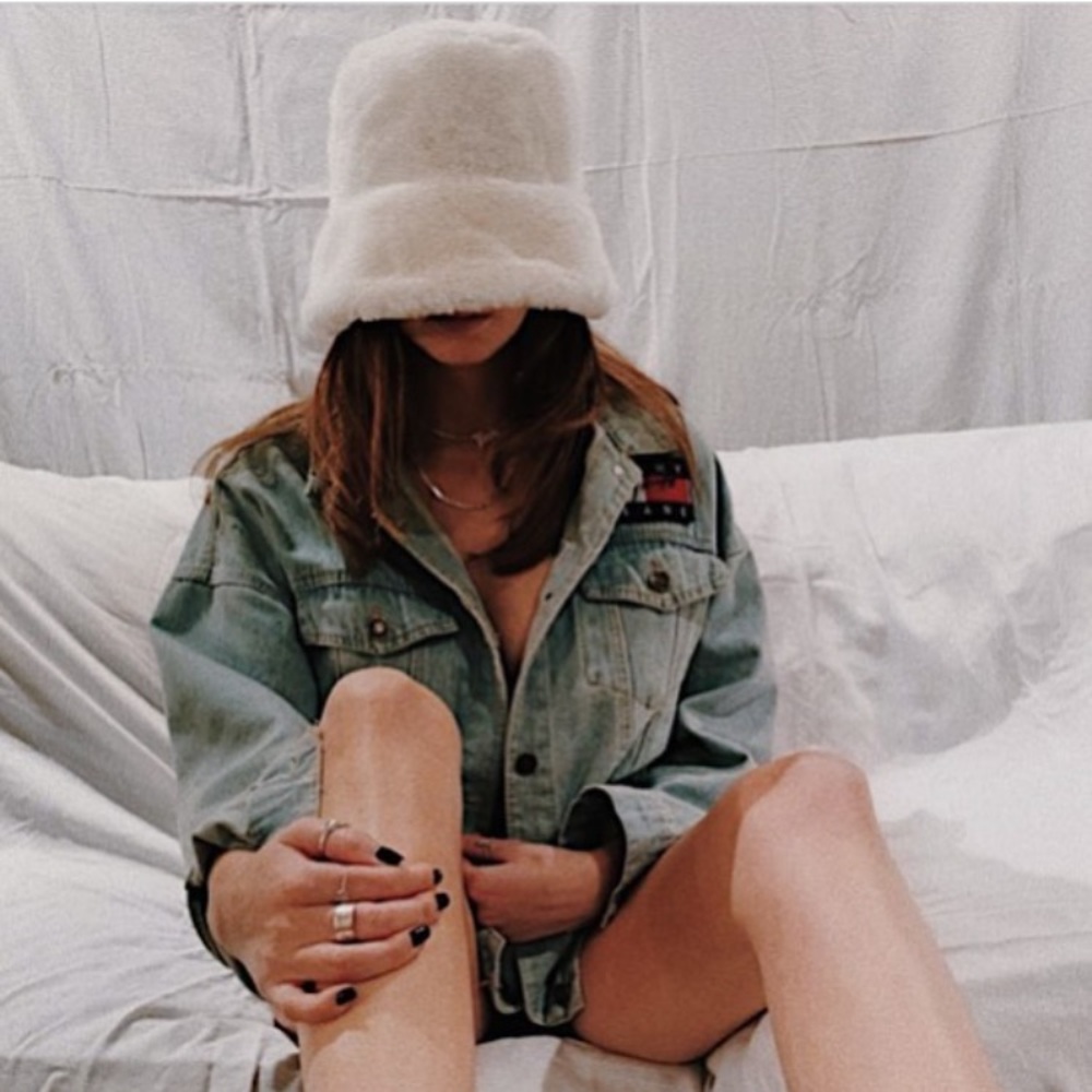 Faux fur bucket hat